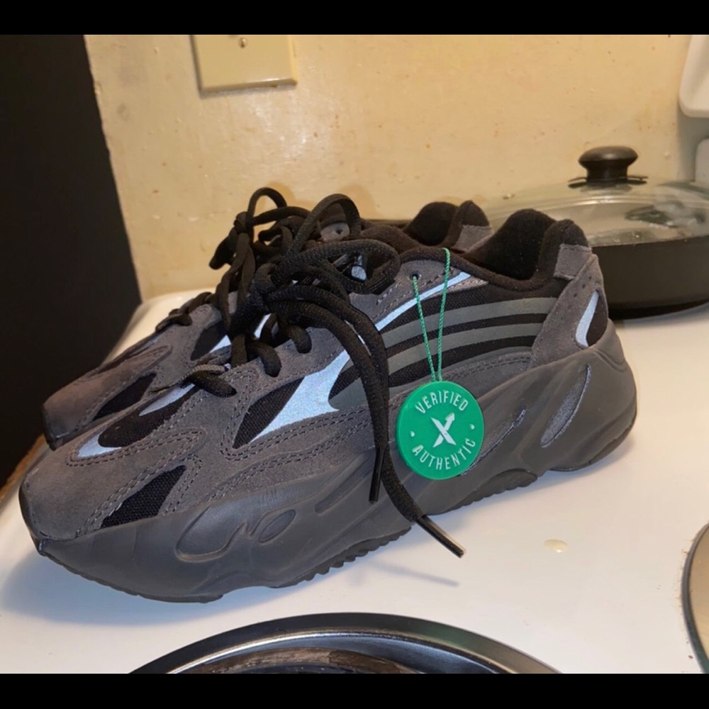 Yeezy vanta v2”